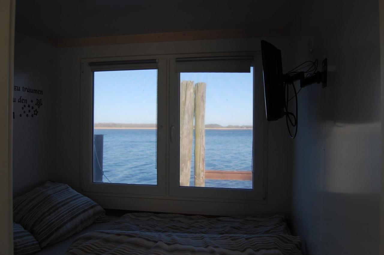 Feststehendes Hausboot Hotel Kolonie Zern Екстериор снимка